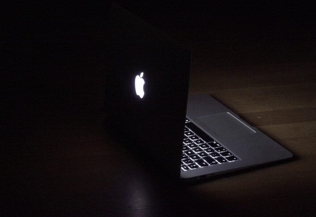 MacBook & iMac
